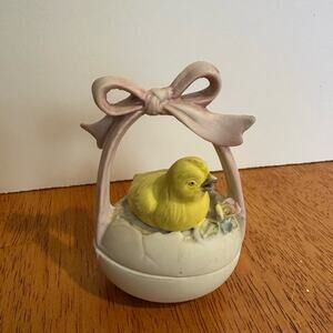Lefton Ceramic Basket with Yellow Bird and Pink Details
